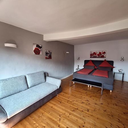 Moselperle- Urlaub Im Historischen Fachwerkhaeuschen Apartamento Bullay Exterior foto