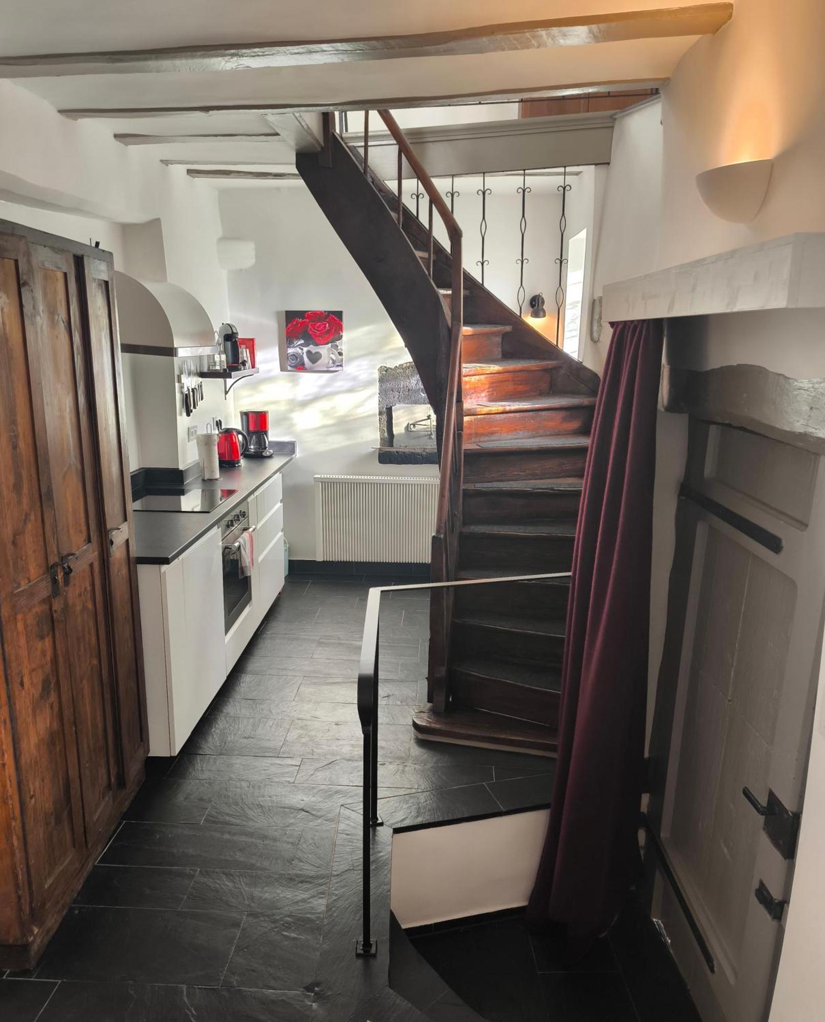 Moselperle- Urlaub Im Historischen Fachwerkhaeuschen Apartamento Bullay Exterior foto